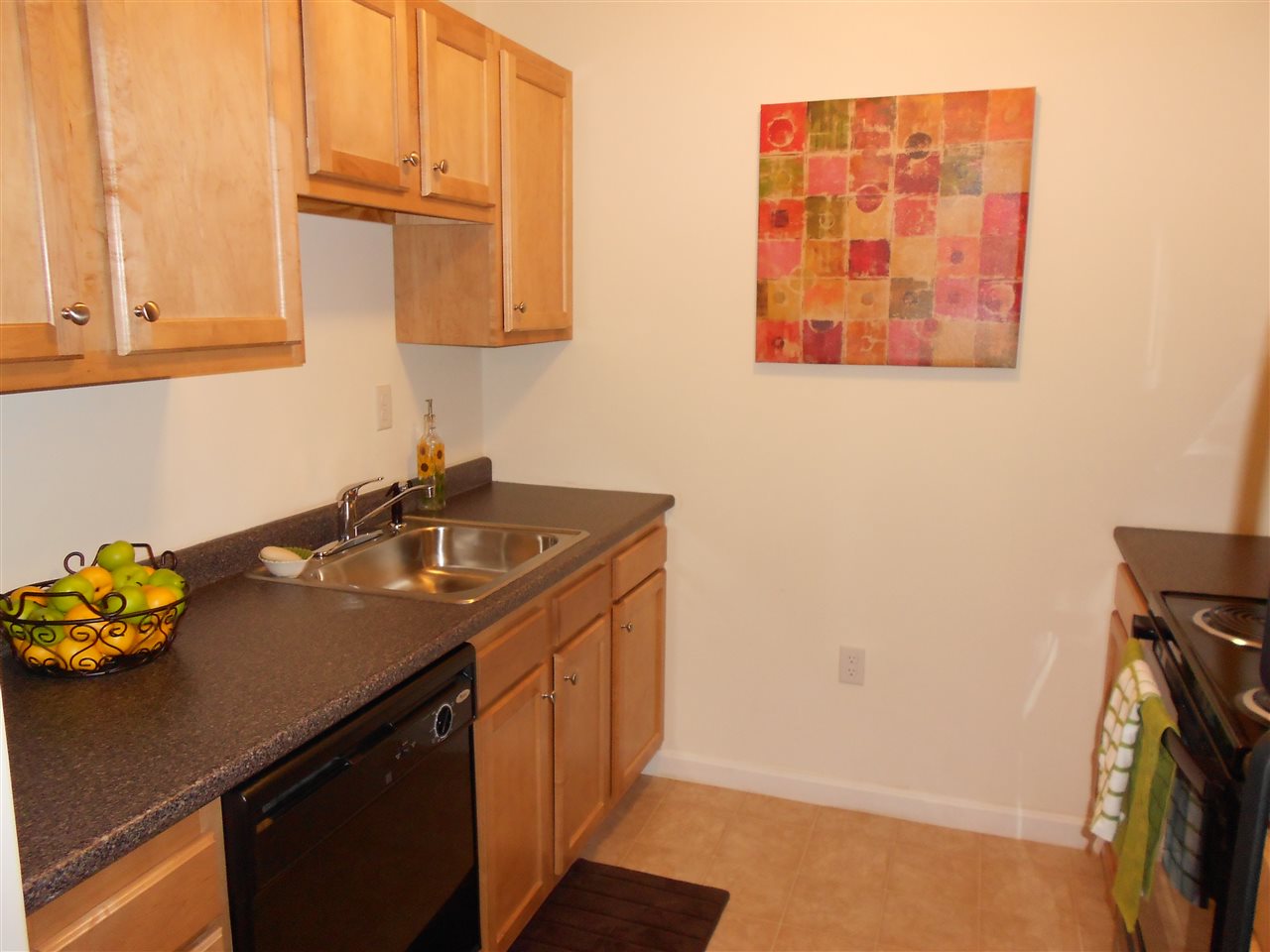 100 Sentinel Court, Unit 208 Manchester, NH 03103 - Photo 6 of 37