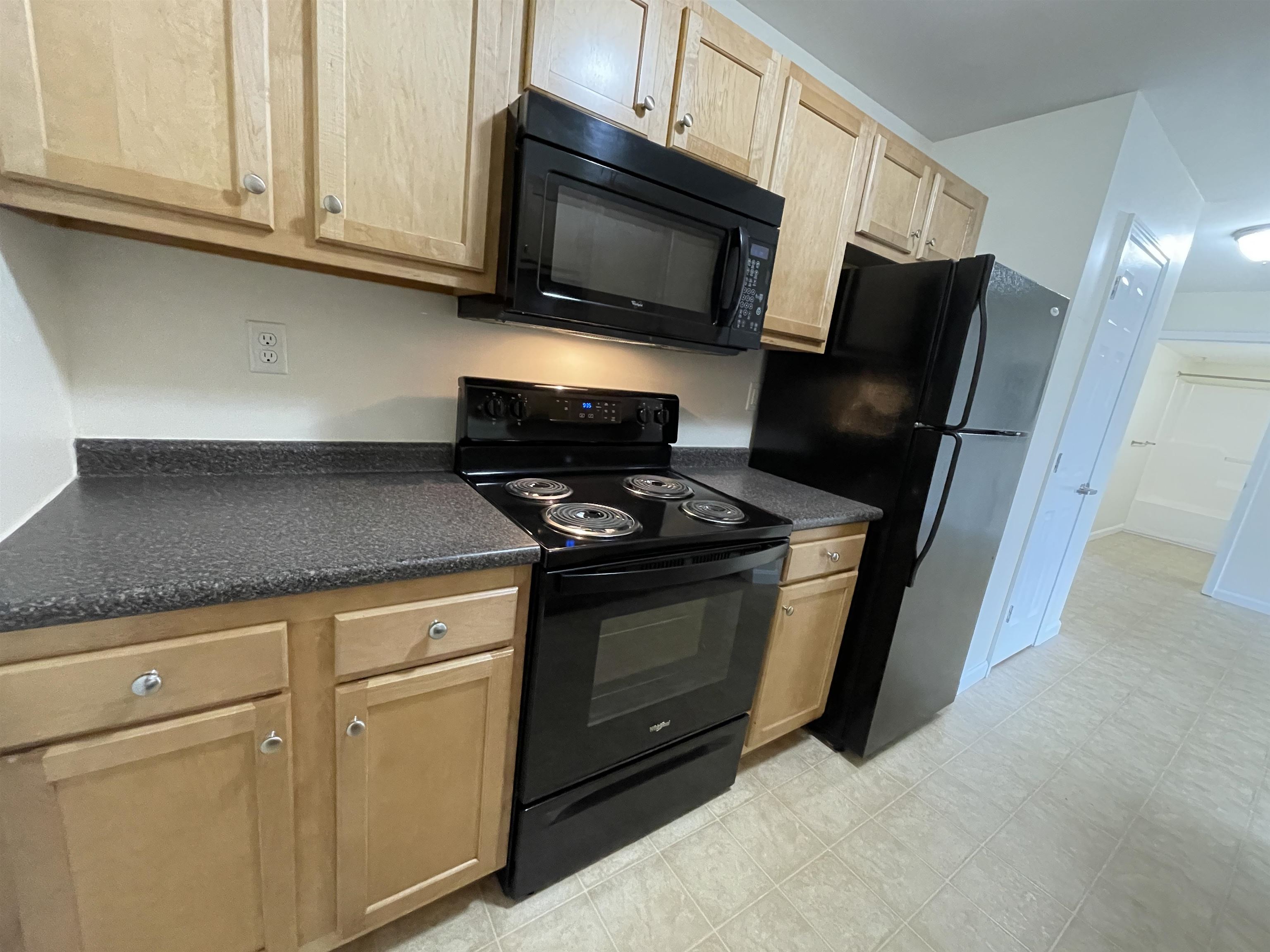 100 Sentinel Court, Unit 208 Manchester, NH 03103 - Photo 9 of 37
