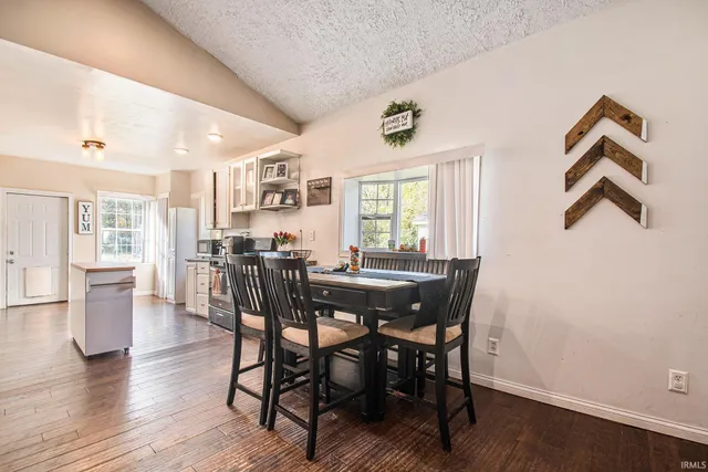 $250,000 | 57502 Oakside Road, Mishawaka, IN 46544