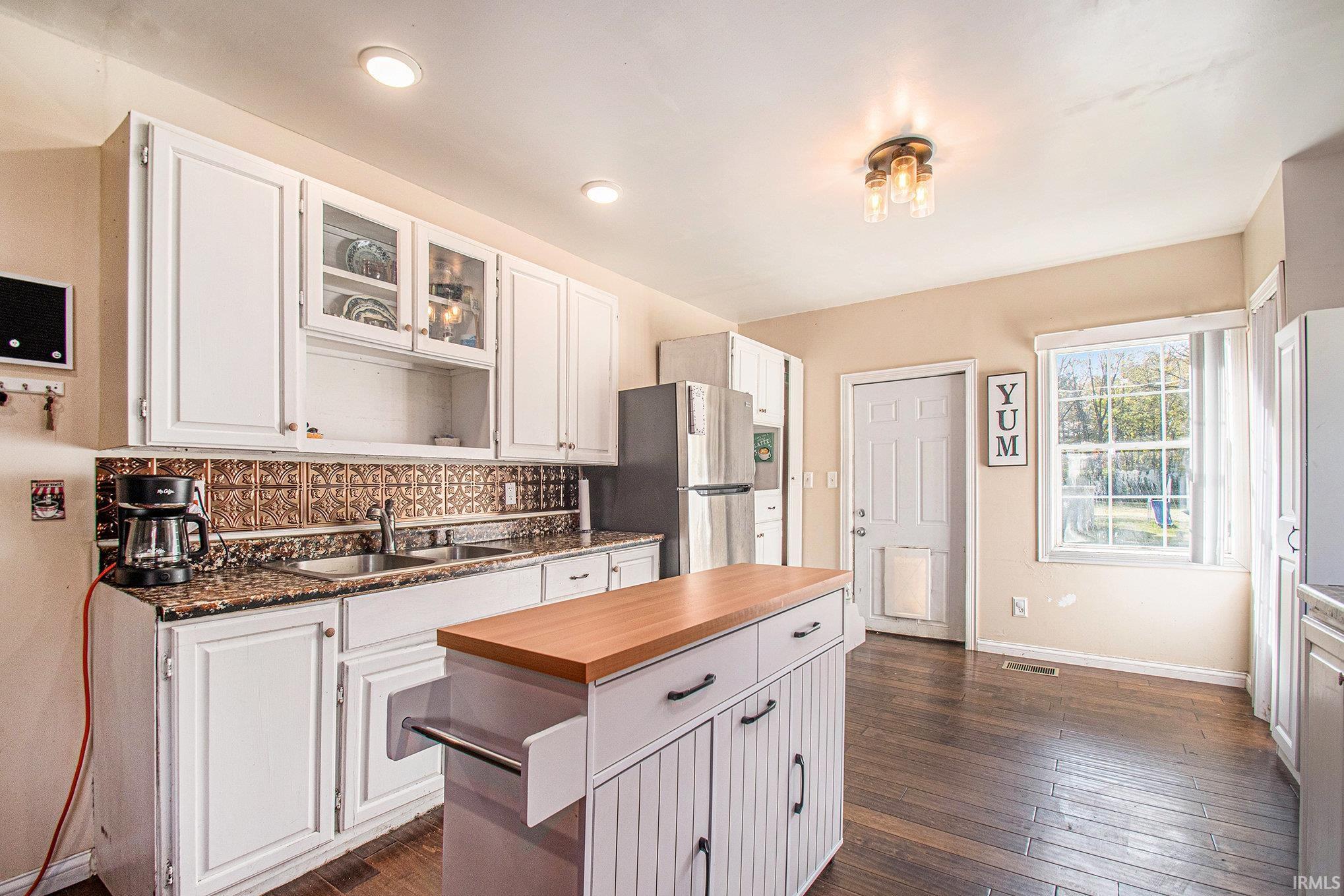 57502 Oakside Road Mishawaka, IN 46544 - Photo 5 of 25