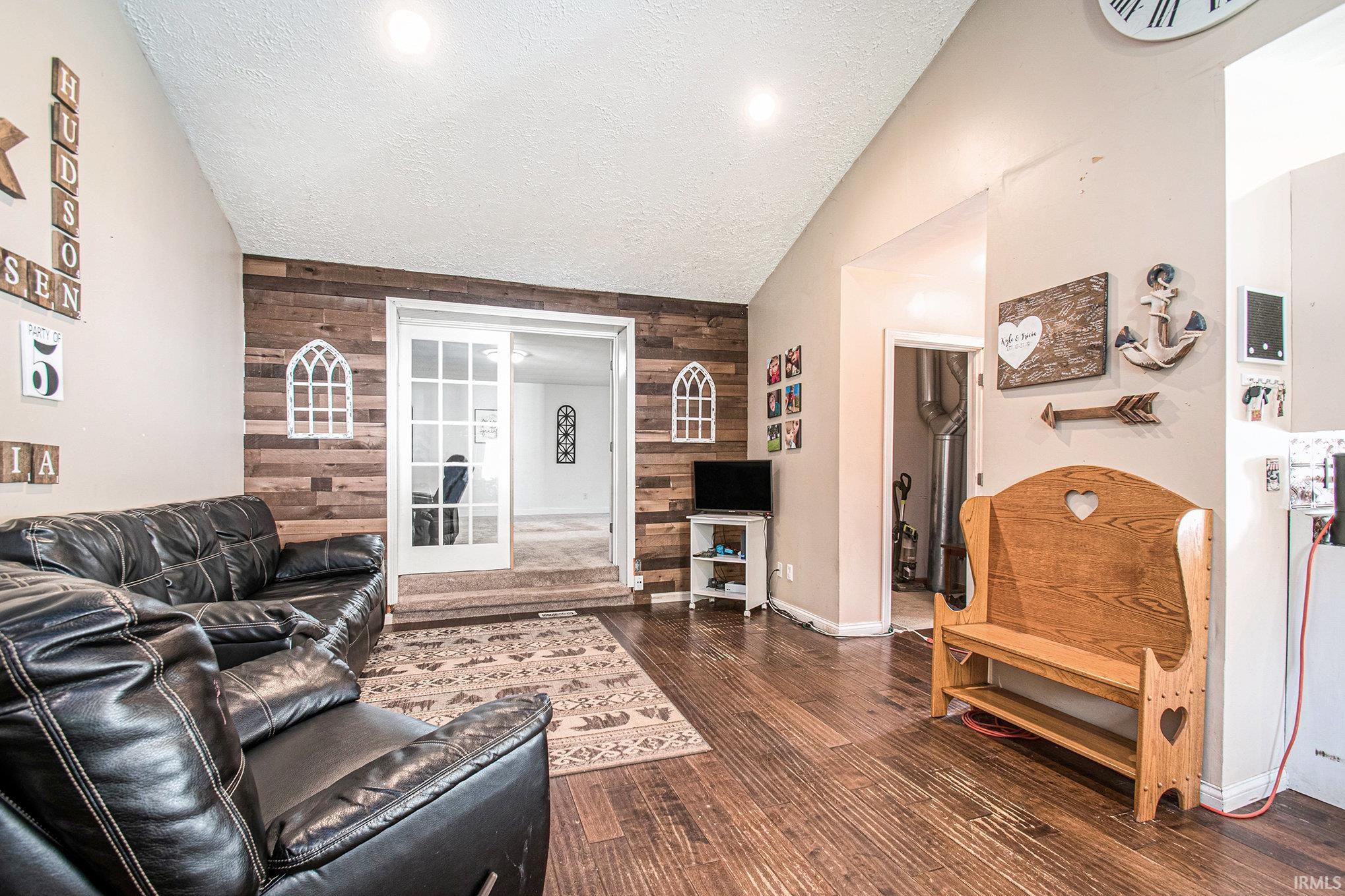 57502 Oakside Road Mishawaka, IN 46544 - Photo 9 of 25