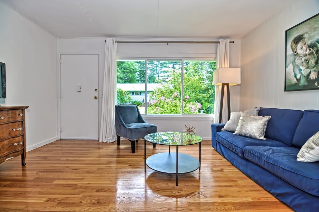 27 Woodland Road Northborough, MA 01532 - Photo 4 of 30 Gallery Image 4
