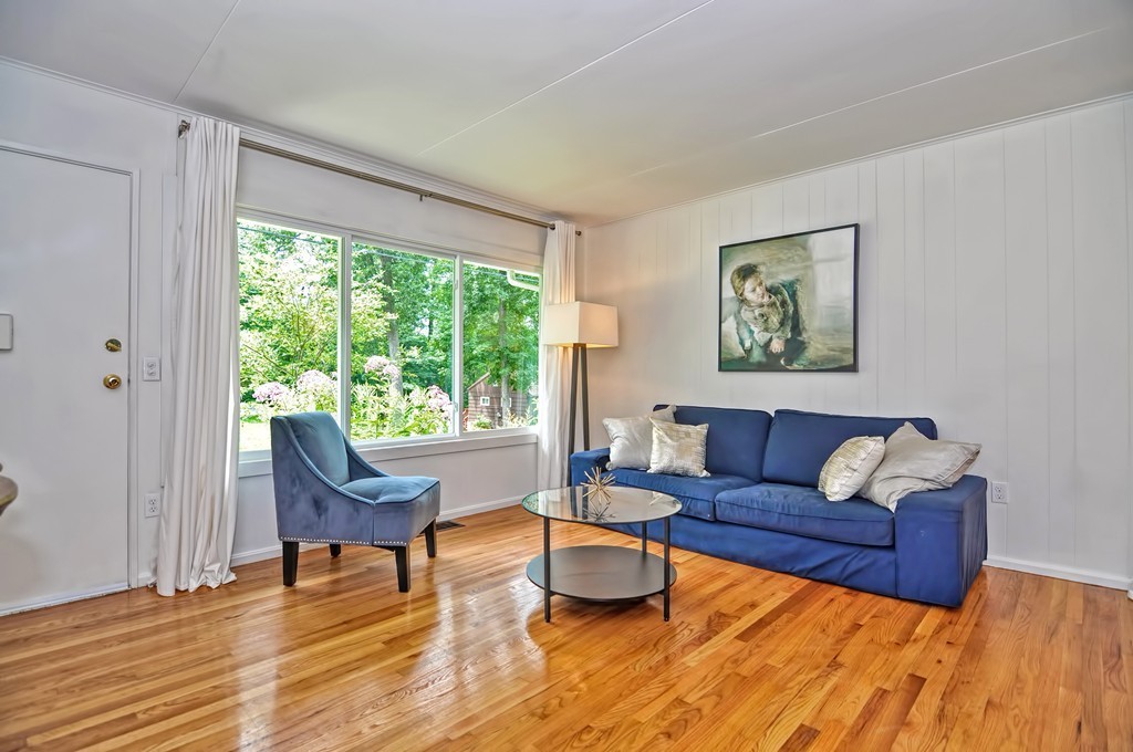 27 Woodland Road Northborough, MA 01532 - Photo 5 of 30 Gallery Image 5