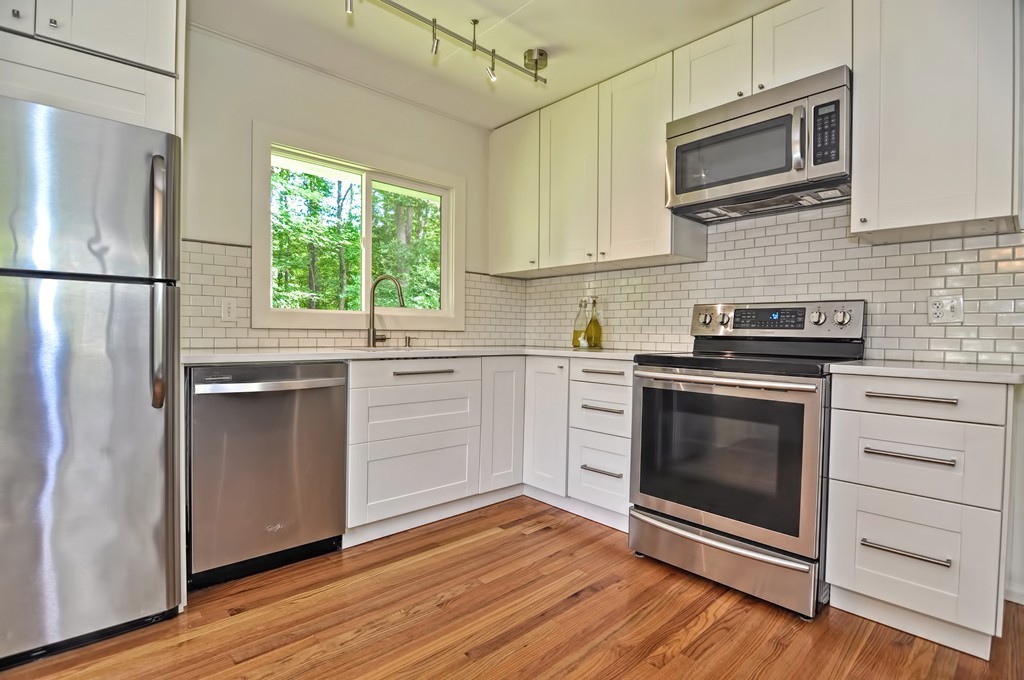 27 Woodland Road Northborough, MA 01532 - Photo 8 of 30 Gallery Image 8
