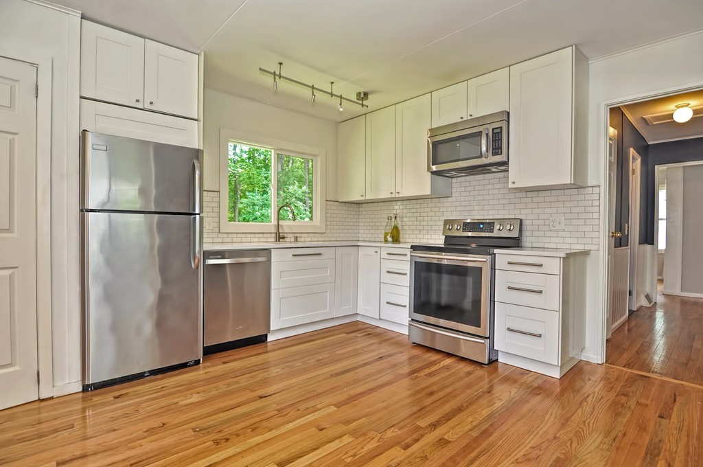 27 Woodland Road Northborough, MA 01532 - Photo 9 of 30 Gallery Image 9
