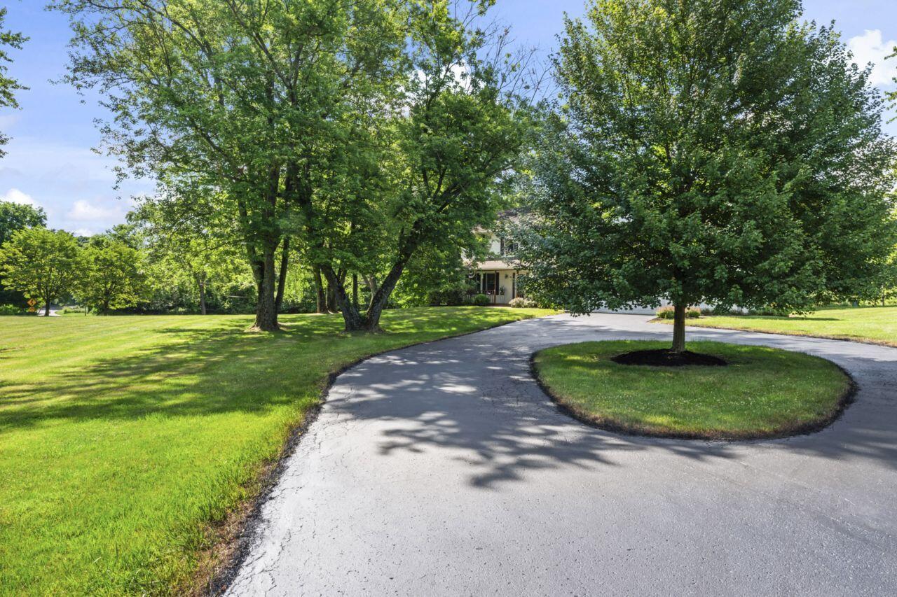 1550 Swans Road Northeast Newark, OH 43055 - Photo 52 of 65 Driveway