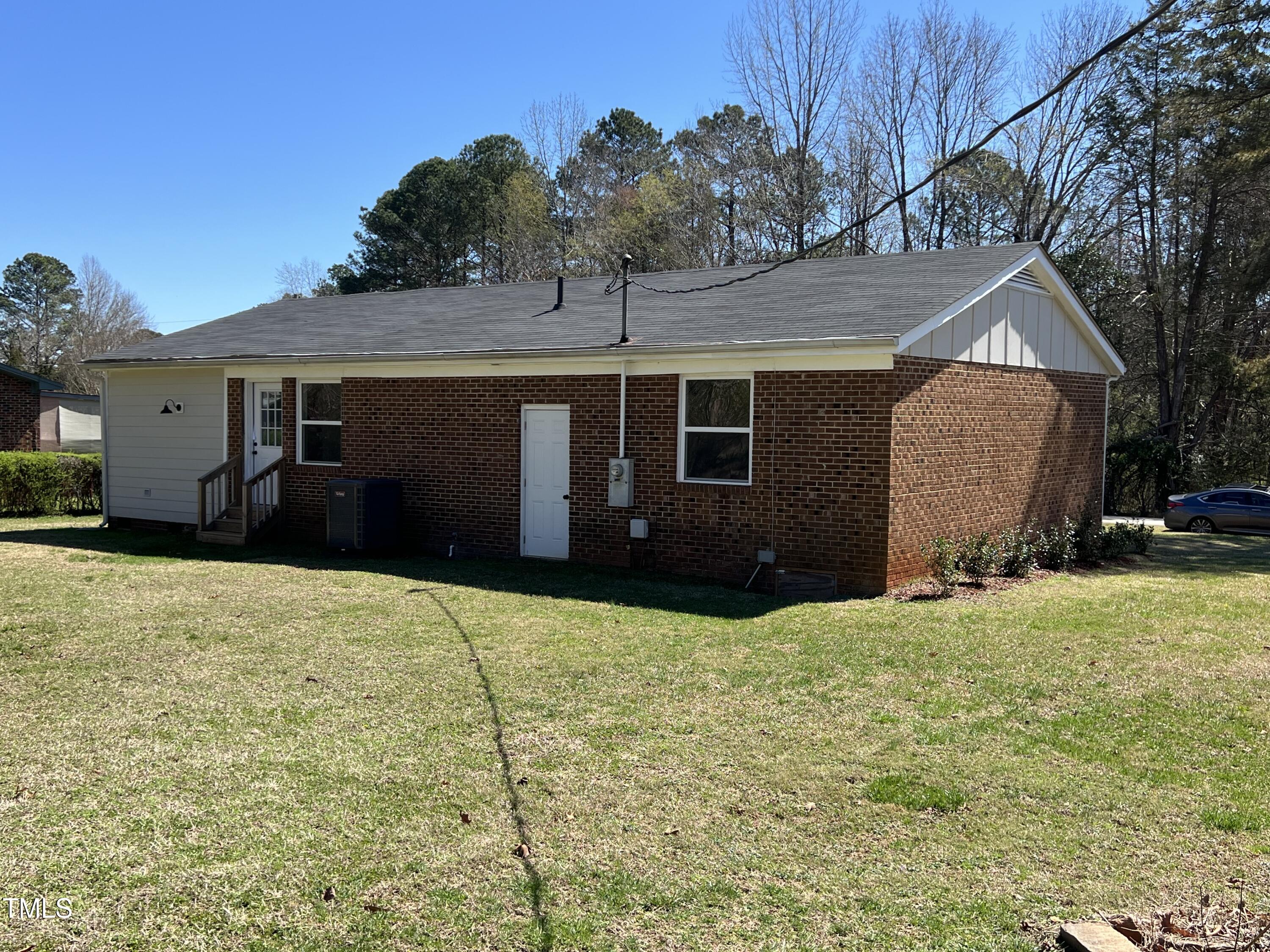 3132 Fields Drive Raleigh, NC 27603 - Photo 5 of 19 IMG_2830