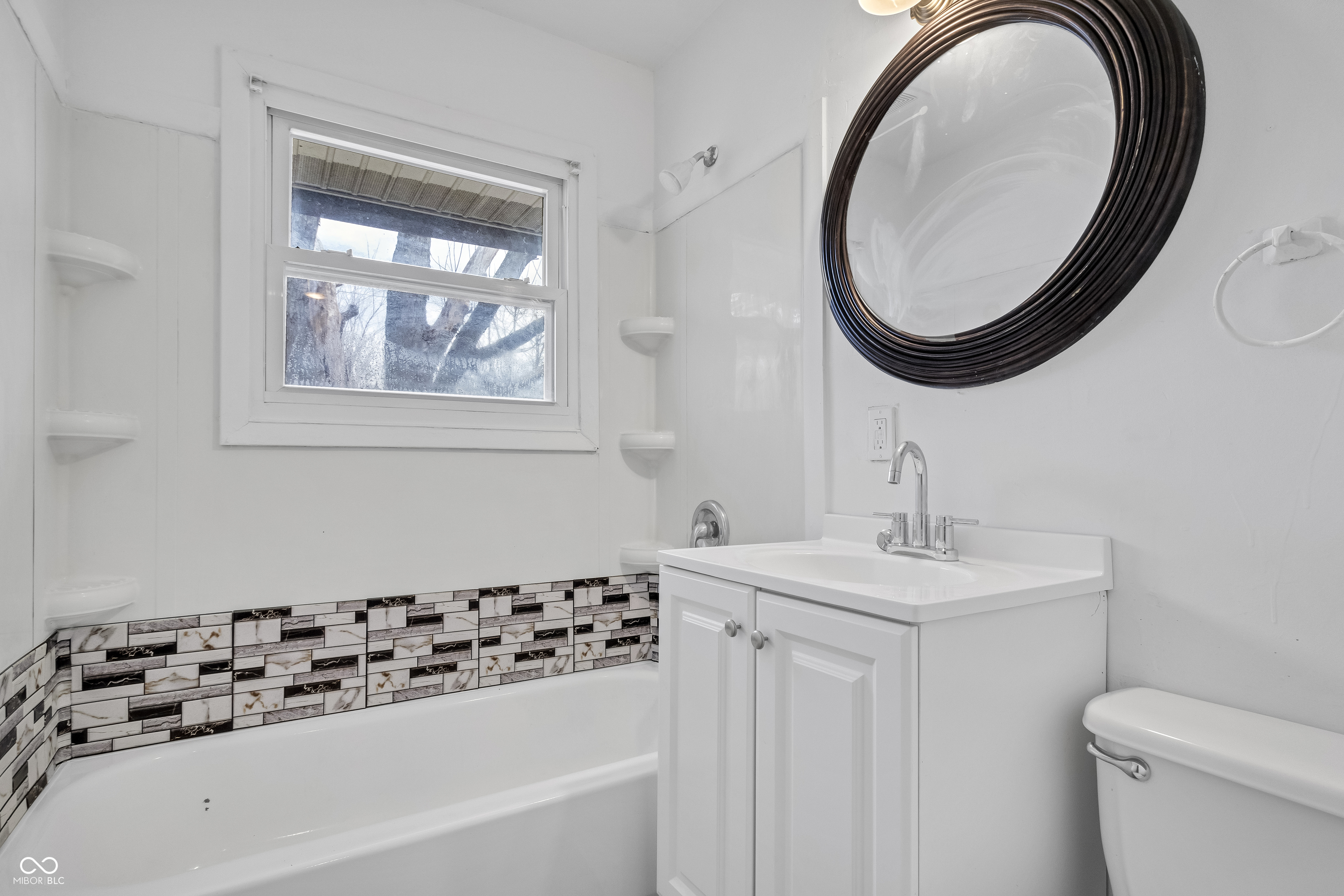 4249 Dubarry Road Indianapolis, IN 46226 - Photo 12 of 33