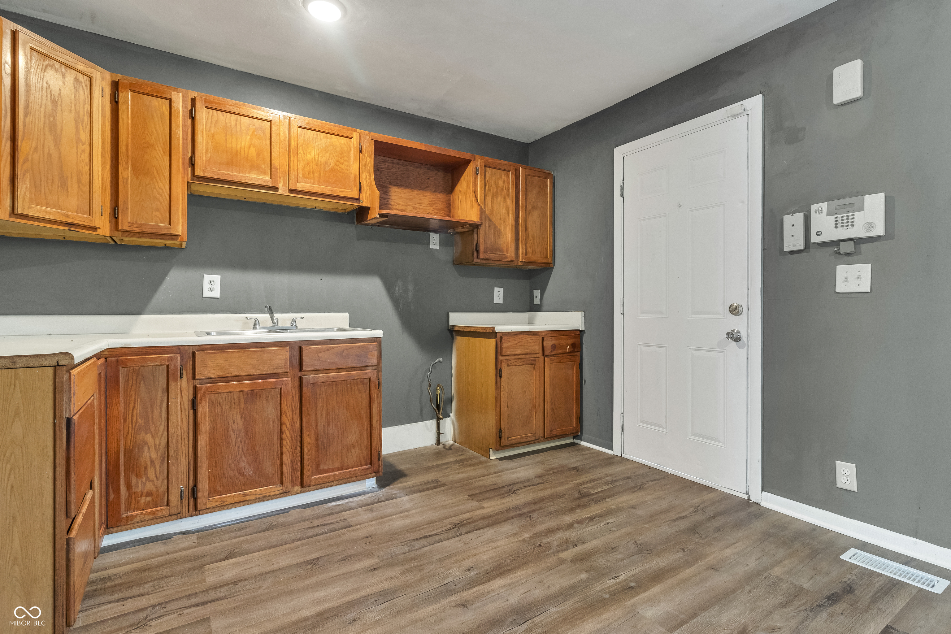 4249 Dubarry Road Indianapolis, IN 46226 - Photo 9 of 33