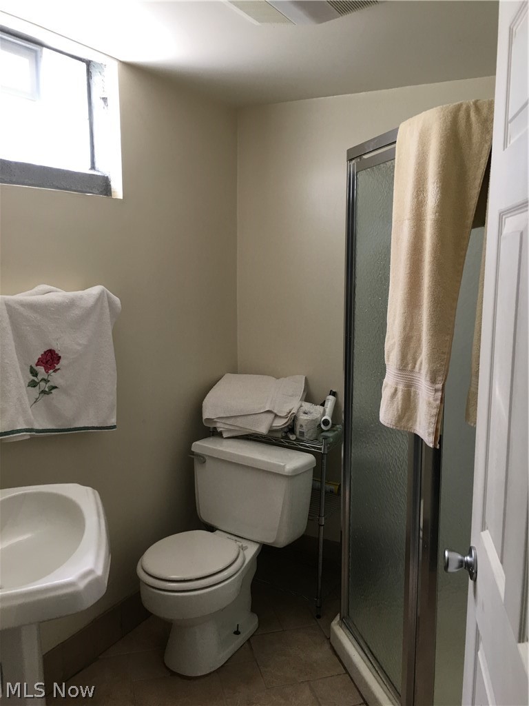 658 East Wilbeth Road Akron, OH 44306 - Photo 15 of 24 Full bathroom in basement