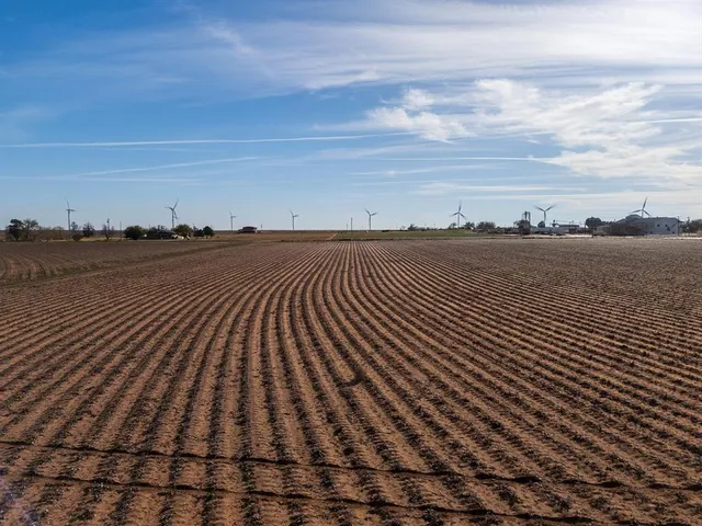 $85,000 | 212 Farm To Market Road, Tahoka, TX 79373