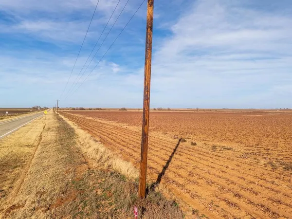 $57,958 | 212 Farm To Market Road, Tahoka, TX 79373