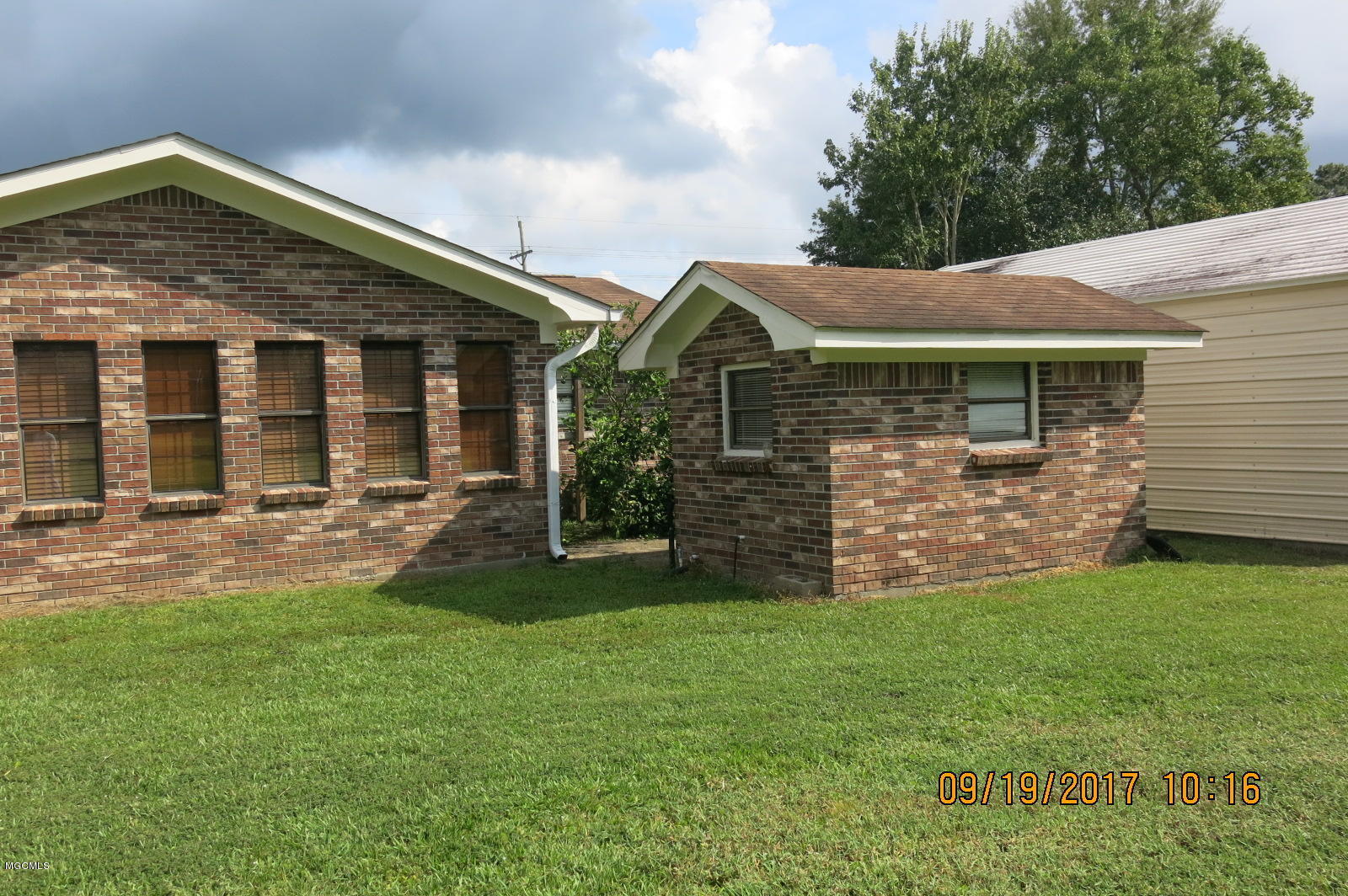 6124 Wildwood Road Moss Point, MS 39562 - Photo 17 of 23 Back of Property