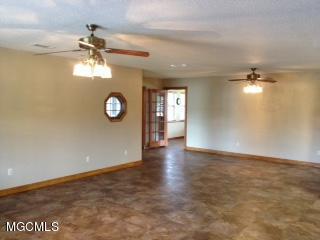 6124 Wildwood Road Moss Point, MS 39562 - Photo 4 of 23 IMG_1449 (2)