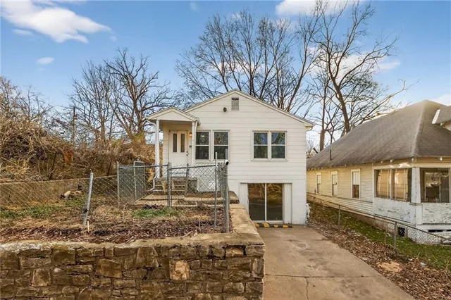 $115,000 | 8727 Lexington Avenue, Independence, MO 64053