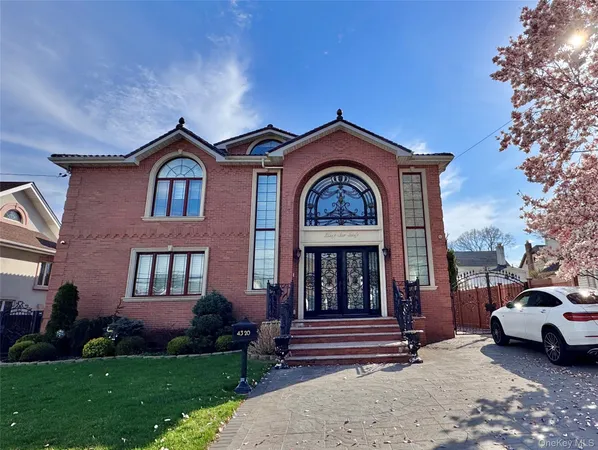 $2,480,000 | 4320 Glenwood Street | Little Neck