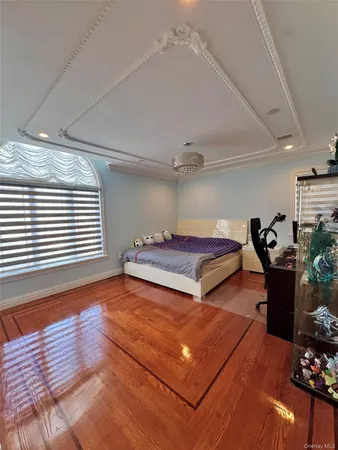 $2,480,000 | 4320 Glenwood Street | Little Neck