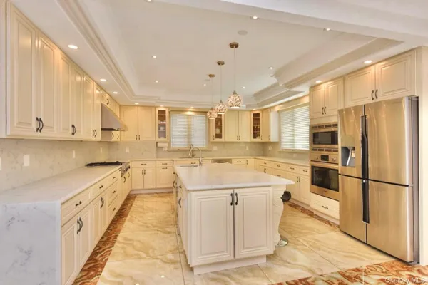 $2,480,000 | 4320 Glenwood Street | Little Neck