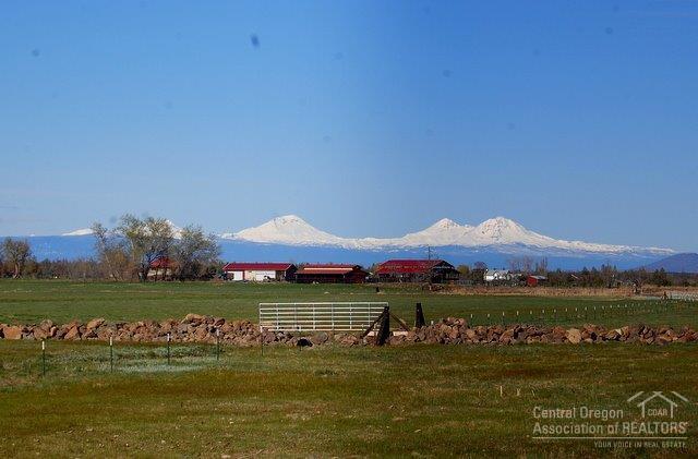 12501 Fleming Road Powell Butte, OR 97753 - Photo 1 of 25 Primary Photo