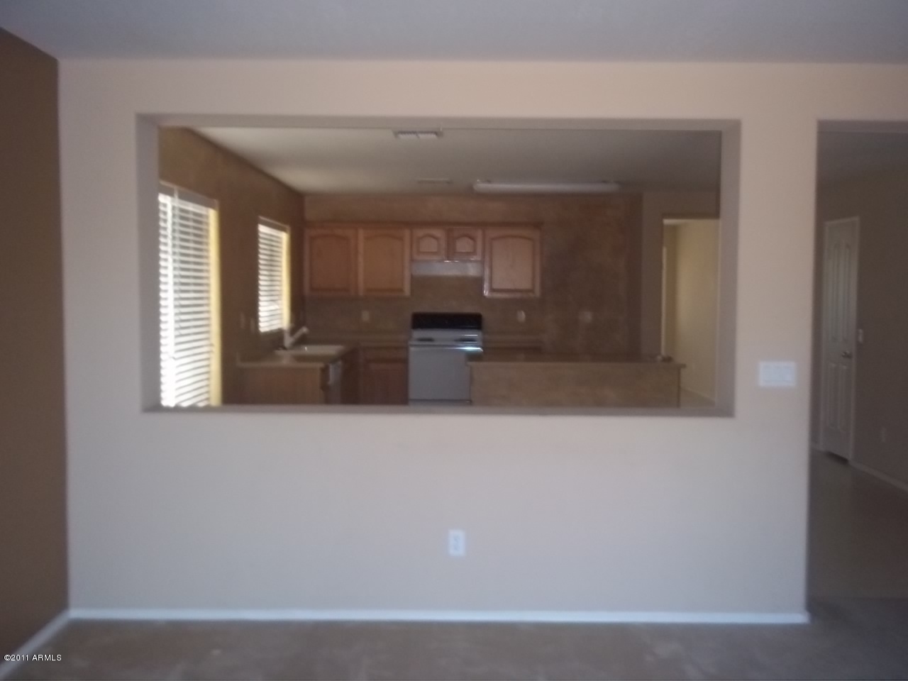 3006 West Fremont Rd. Phoenix, AZ 85041 - Photo 5 of 28 100_2618