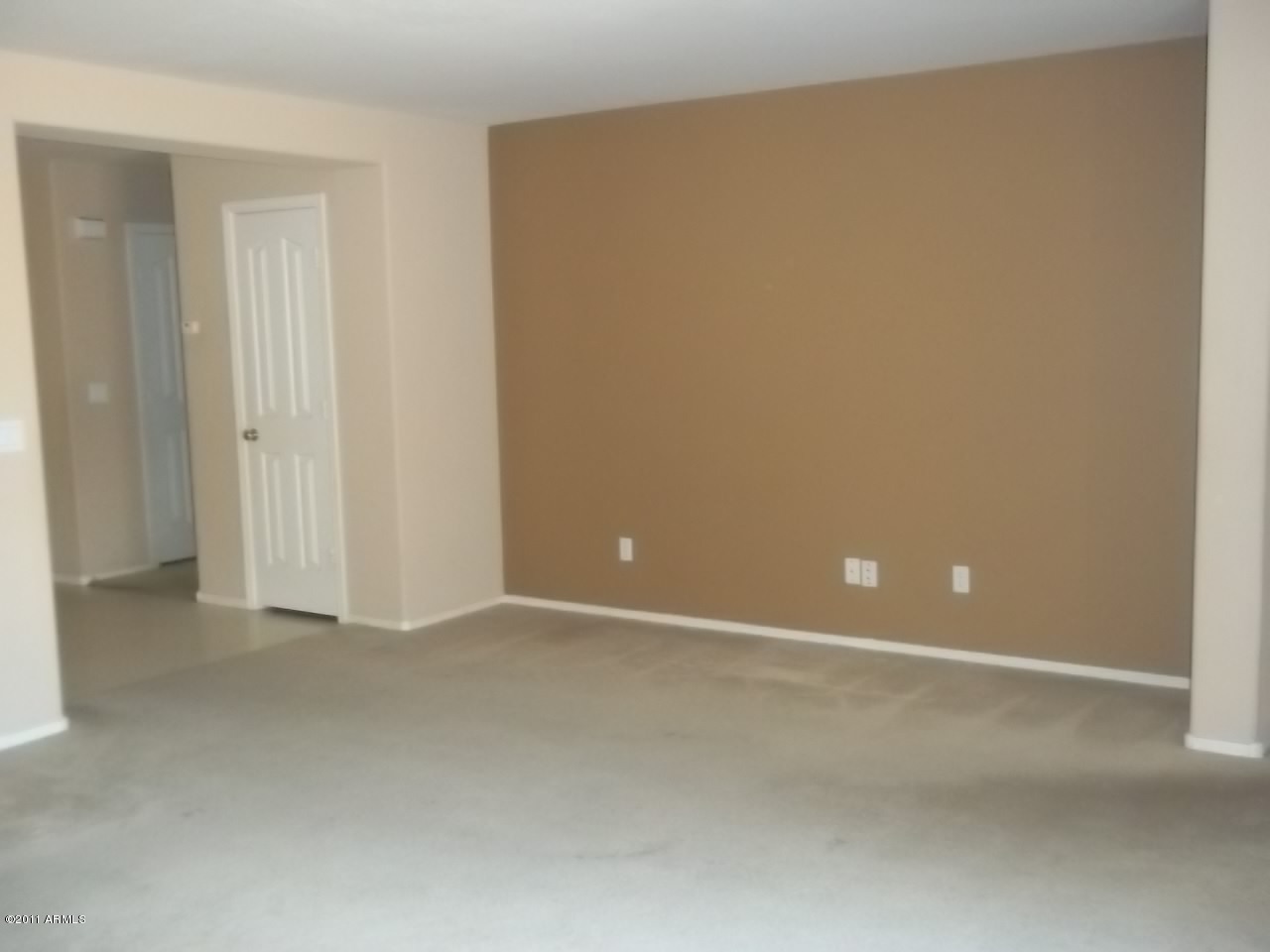 3006 West Fremont Rd. Phoenix, AZ 85041 - Photo 6 of 28 100_2619