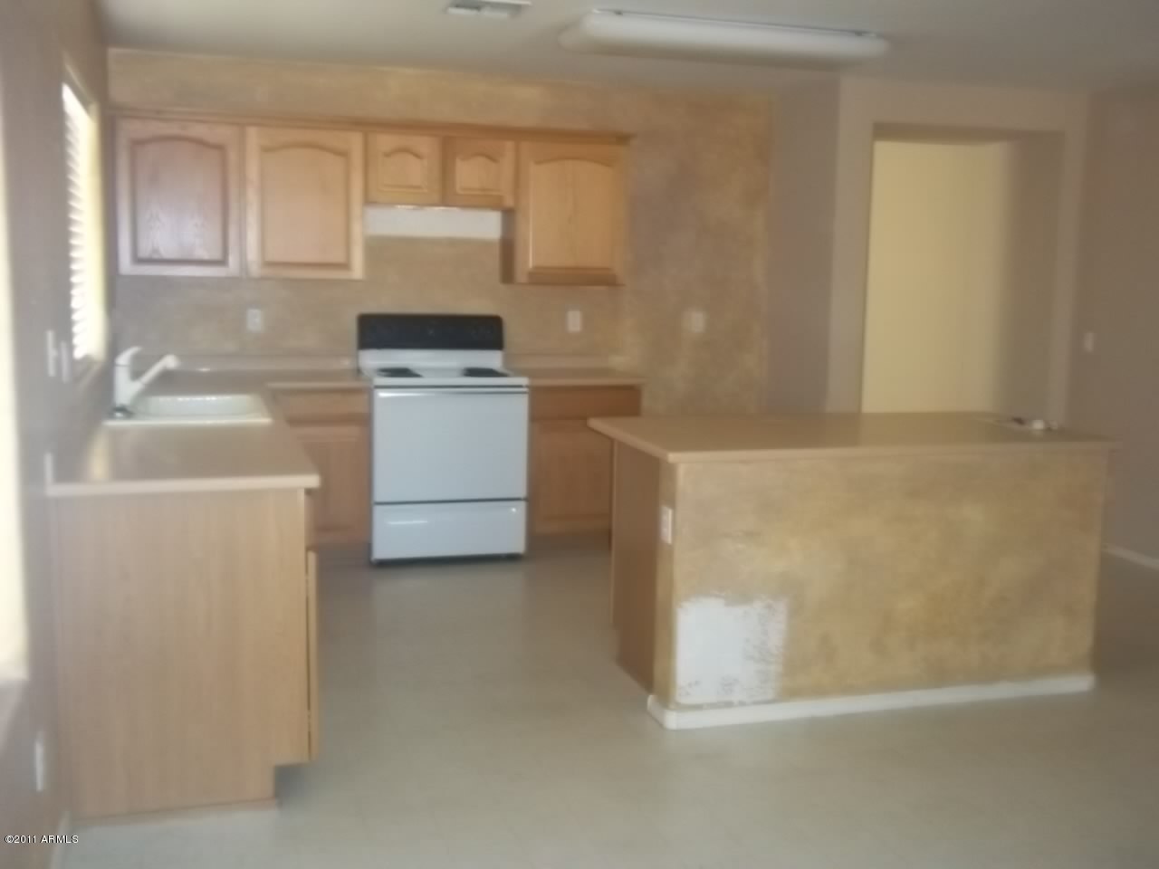 3006 West Fremont Rd. Phoenix, AZ 85041 - Photo 8 of 28 100_2620
