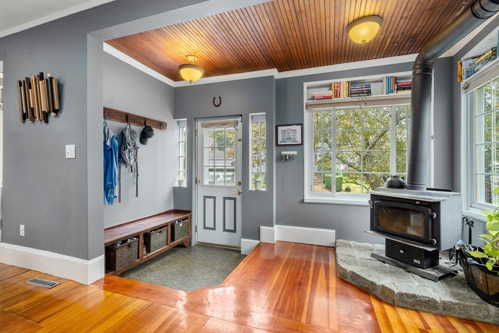 62 Ferncroft Road Milton, MA 02186 - Photo 3 of 37 Gallery Image 3