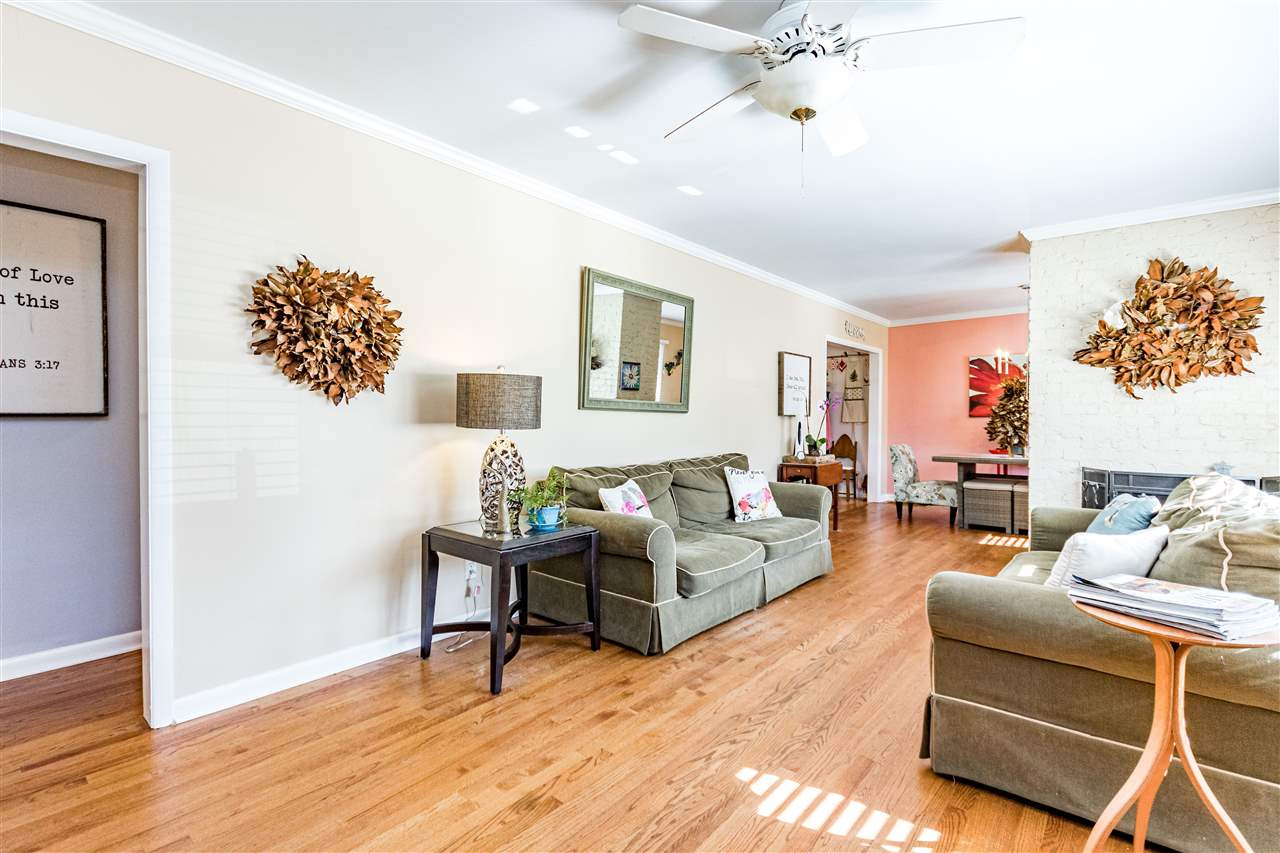 2332 Airline Drive Raleigh, NC 27607 - Photo 4 of 23 Living Room