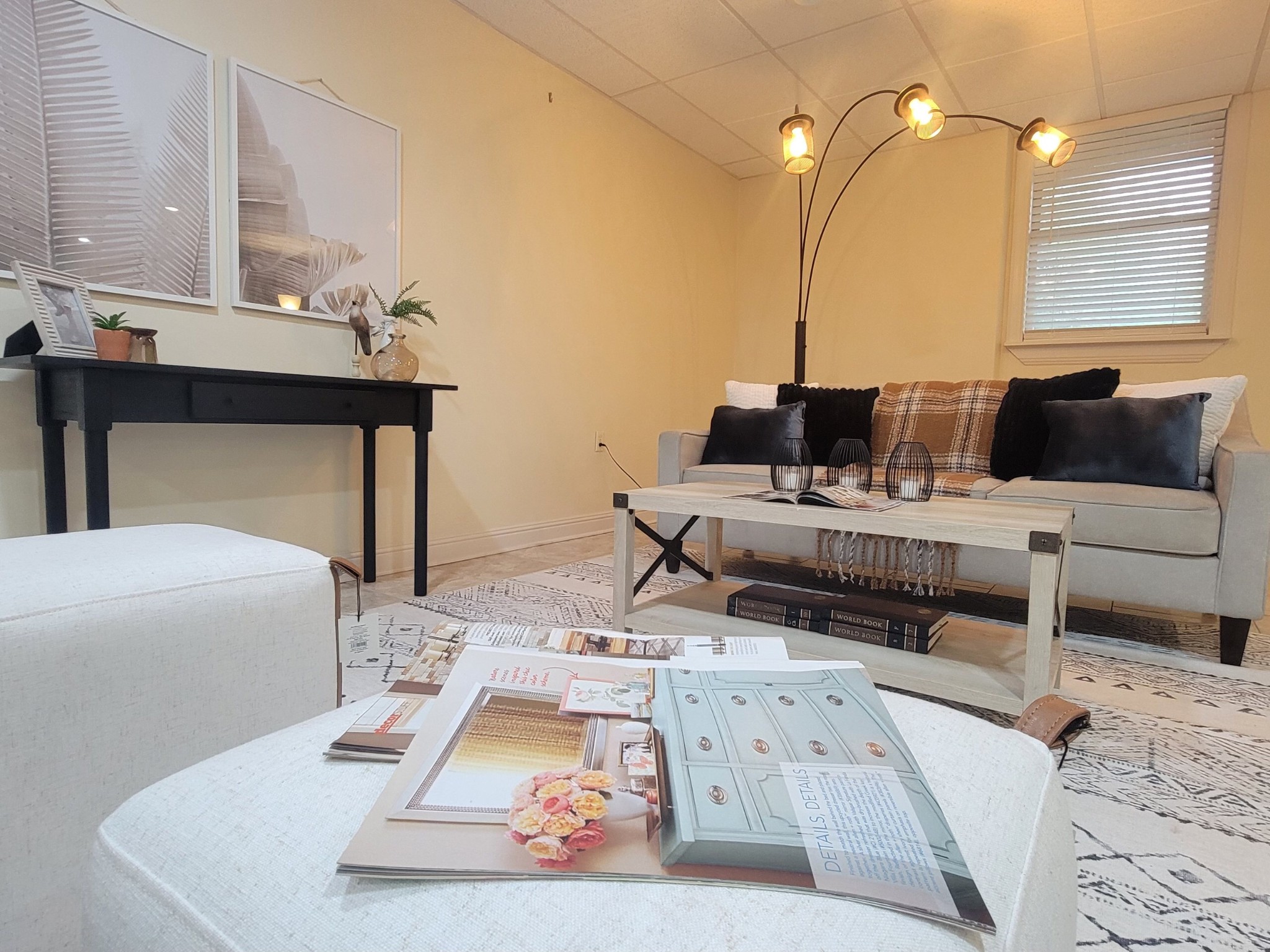 1006 Sullivan Drive White Bluff, TN 37187 - Photo 26 of 46 a living room with furniture and a flat screen tv