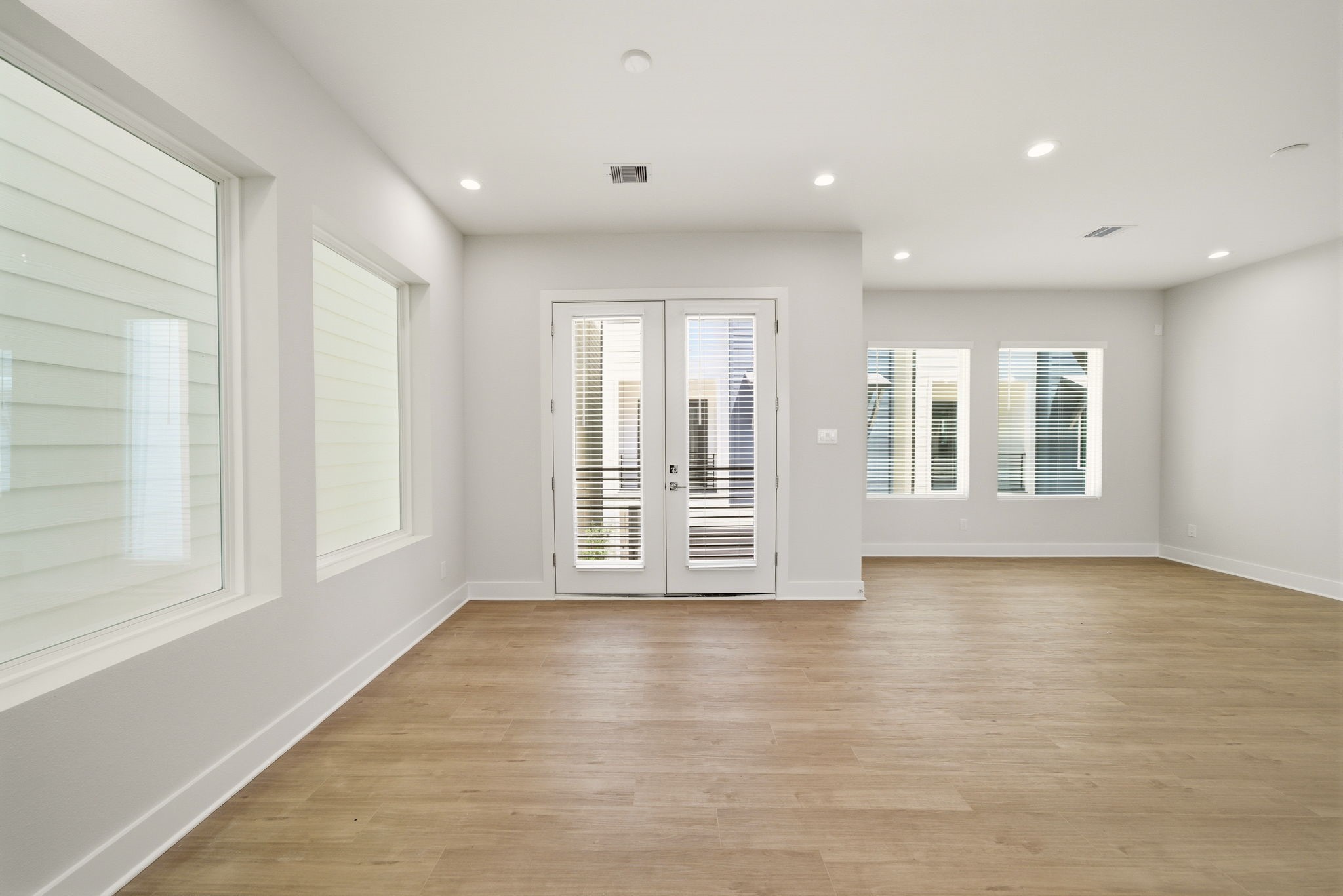 1398 Cedar Post Lane Houston, TX 77080 - Photo 27 of 33 a view of an empty room with a window
