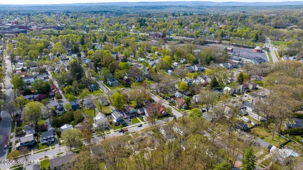 $3,800 | 34 Pinewood Avenue, Saratoga Springs, NY 12866