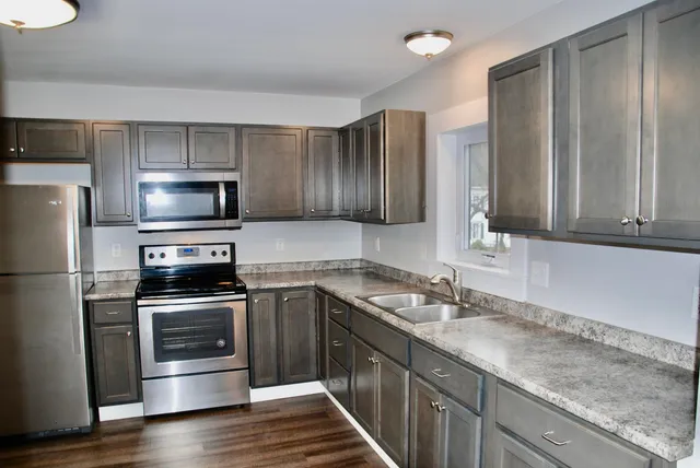 $1,950 | 34 Broadway, Pembroke, NH 03275