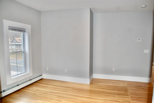 $1,950 | 34 Broadway, Pembroke, NH 03275