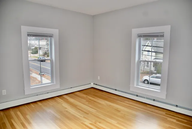 $1,950 | 34 Broadway, Pembroke, NH 03275