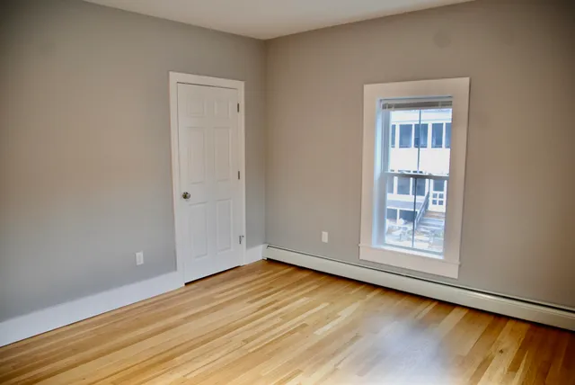 $1,950 | 34 Broadway, Pembroke, NH 03275