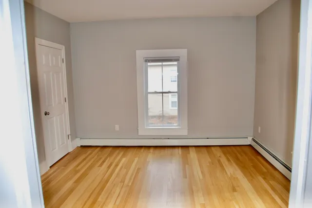 $1,950 | 34 Broadway, Pembroke, NH 03275