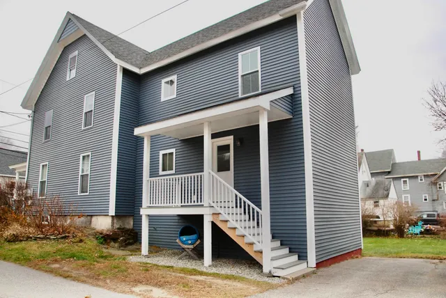 $1,950 | 34 Broadway, Pembroke, NH 03275