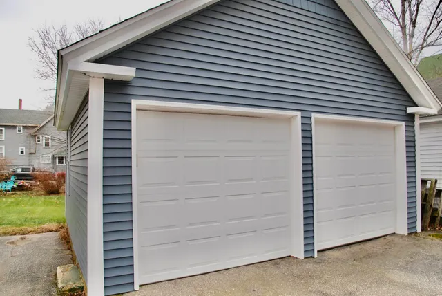 $1,950 | 34 Broadway, Pembroke, NH 03275