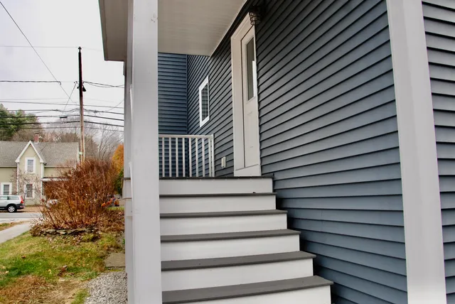 $1,950 | 34 Broadway, Pembroke, NH 03275