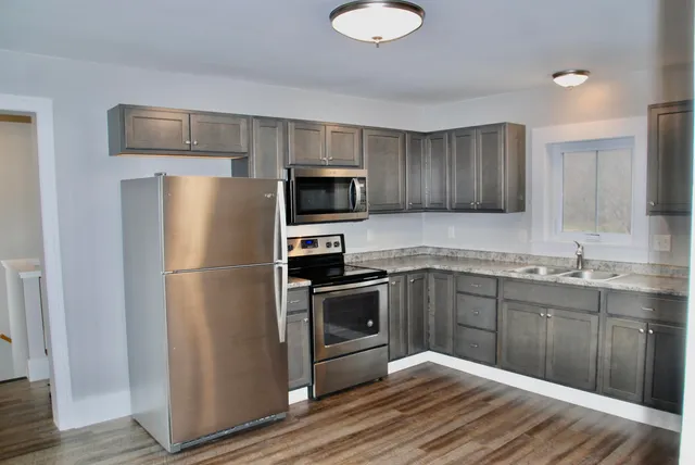 $1,950 | 34 Broadway, Pembroke, NH 03275