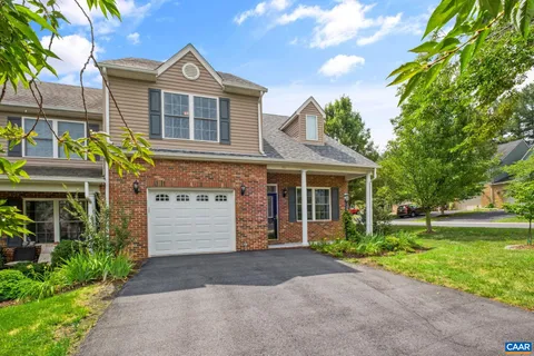 $375,000 | 26 East Pk Vw Drive, Staunton, VA 24401