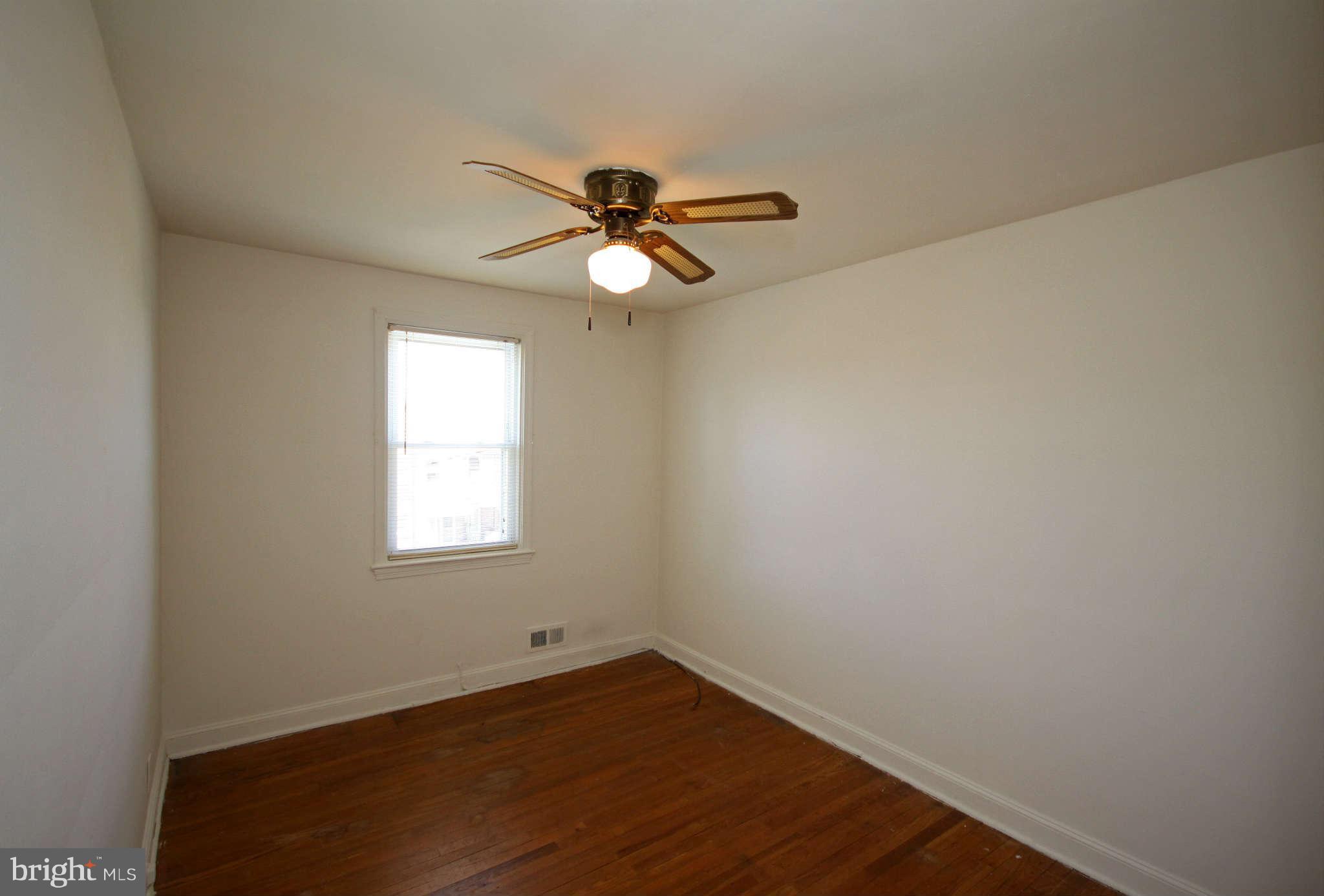 3924 Grantley Road Baltimore, MD 21215 - Photo 13 of 22 Bedroom