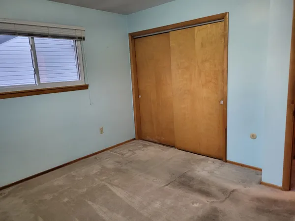 $279,900 | 9420 Saric Drive, Highland, IN 46322