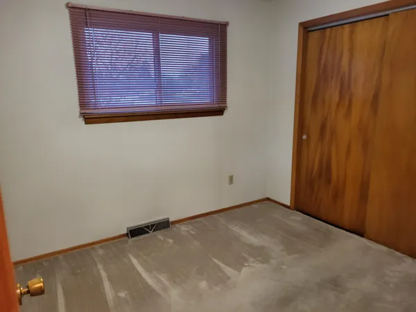 $279,900 | 9420 Saric Drive, Highland, IN 46322