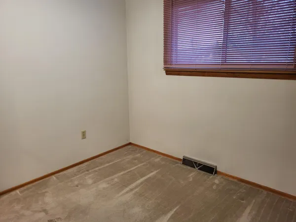 $279,900 | 9420 Saric Drive, Highland, IN 46322