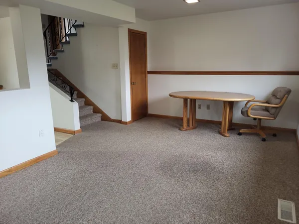 $279,900 | 9420 Saric Drive, Highland, IN 46322