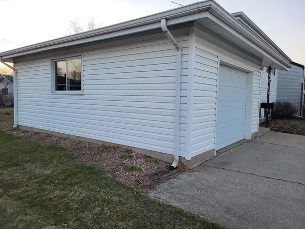 $279,900 | 9420 Saric Drive, Highland, IN 46322