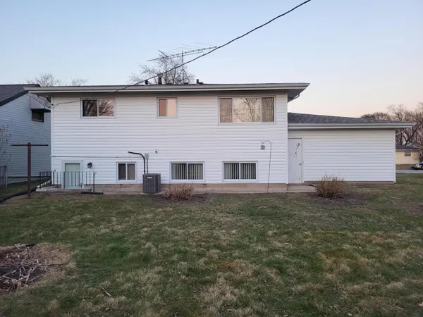 $279,900 | 9420 Saric Drive, Highland, IN 46322