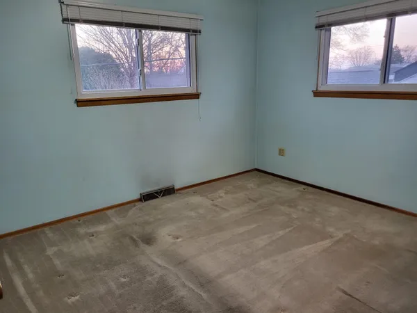 $279,900 | 9420 Saric Drive, Highland, IN 46322