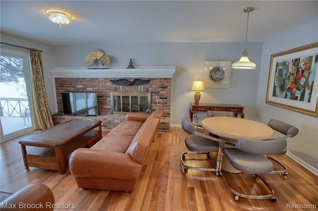 5076 Watergate Road West Bloomfield, MI 48323 - Photo 10 of 41